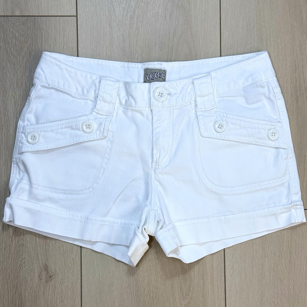 BeBop Y2K Women's Size 7 White Cotton Stretch Low Rise Mini Shorts Pockets